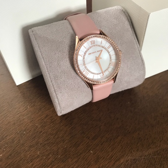 Michael Kors watch - Picture 2 of 4